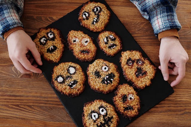 Cookies smager godt, hvis der er bagt i ovnen, ikke så meget hvis de ligger på en hjemmeside